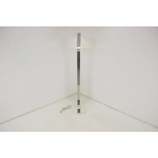 Made of metal and plastic bulb 1 x 60w, e27 or e26 polished. Fully functional. Good original condition. Cable compatible...