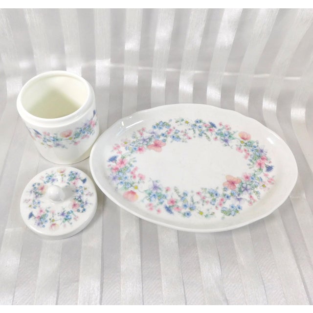 1980s Wedgwood Angela Vanity Tray and Covered Ring/Trinket Dish For Sale - Image 5 of 10
