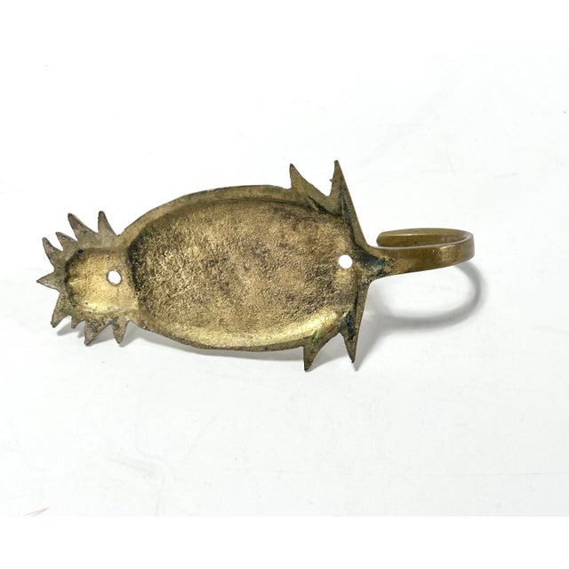 Vintage Brass Pineapple Wall Hook – Hollywood Regency Tropical Decor, Palm Beach Coastal Wall Accent For Sale - Image 4 of 5
