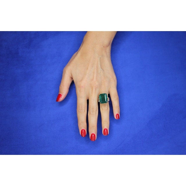 Vivid Green Emerald Shape Step Cut Emerald Diamond Cocktail Ring, Size 6.5 For Sale - Image 9 of 10