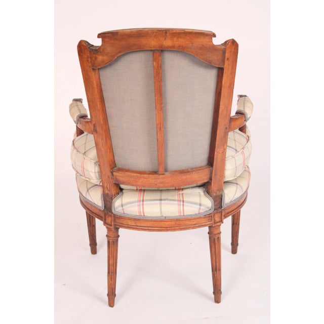 Pair of Late 18th Century Louis XVI Beech Wood Armchair Frames For Sale In Los Angeles - Image 6 of 13