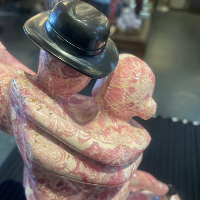 1960s Argentine Rhodocrosite and Black Onyx Carved Stone Sculpture of Dancers For Sale In Phoenix - Image 6 of 9