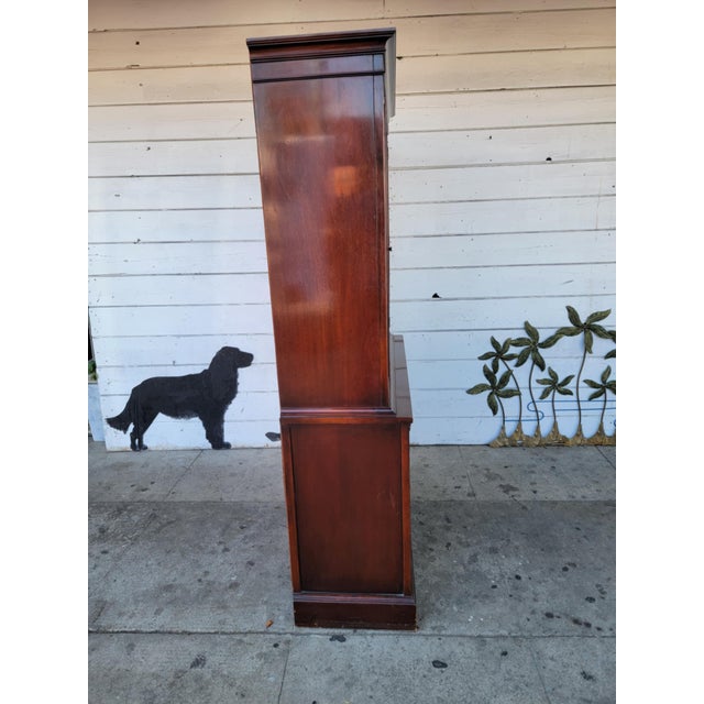 Vintage Traditional Mahogany Wood China Cabinet. For Sale - Image 9 of 18