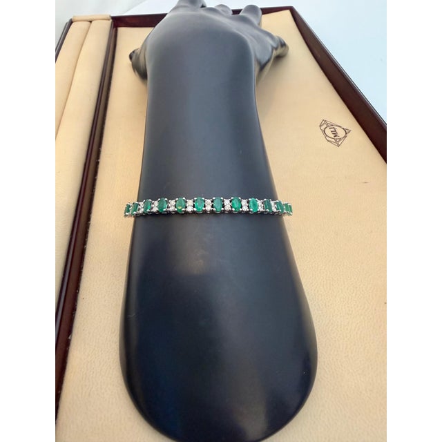 Green 15 Carat Natural Emerald & 2.2 Carat Diamond Tennis Bracelet 14 Kt White Gold For Sale - Image 8 of 8