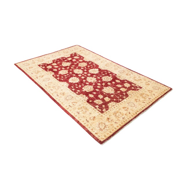 Middle Eastern Rug in Wool For Sale - Image 3 of 10