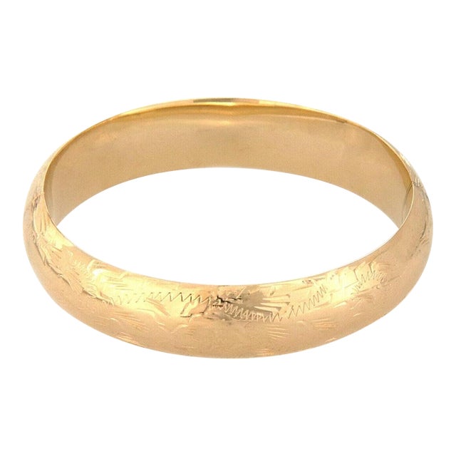 Mid 20th Century Floral Pattern Wide Hinged Bangle Bracelet 14K Yellow Gold For Sale