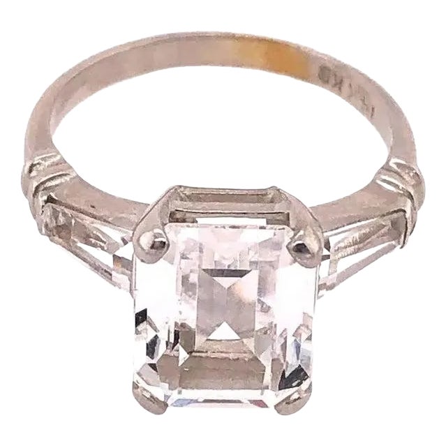 14 Karat White Gold Fashion Ring, Zircon Center Stone, Size 7 For Sale