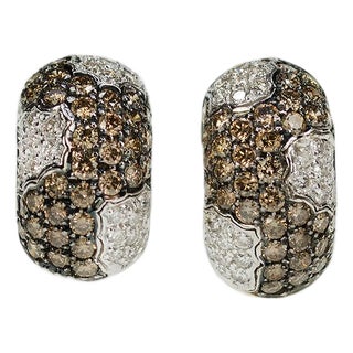 Late 20th Century Pair of 18k Chocolate Diamond Earrings For Sale