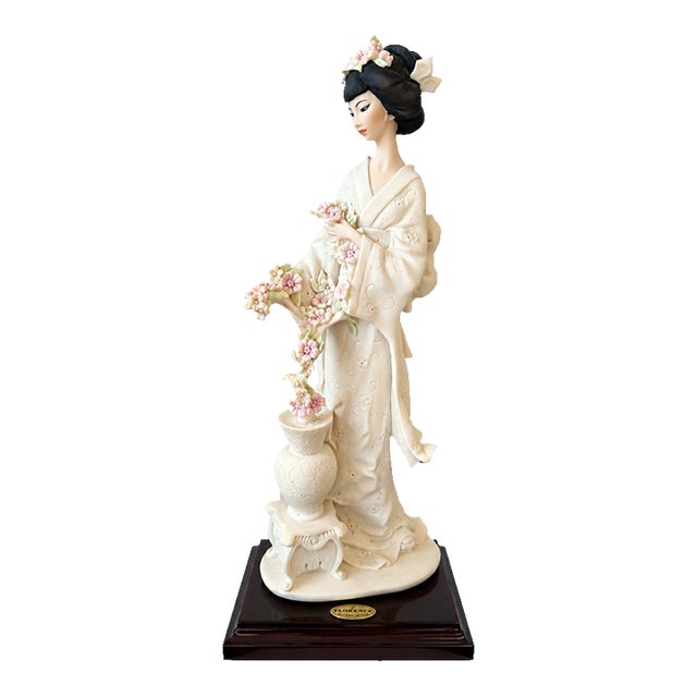Late 20th Century Giuseppe Armani Florence “Oriental Lady With Vase” Porcelain Figurine, Model 0404s For Sale