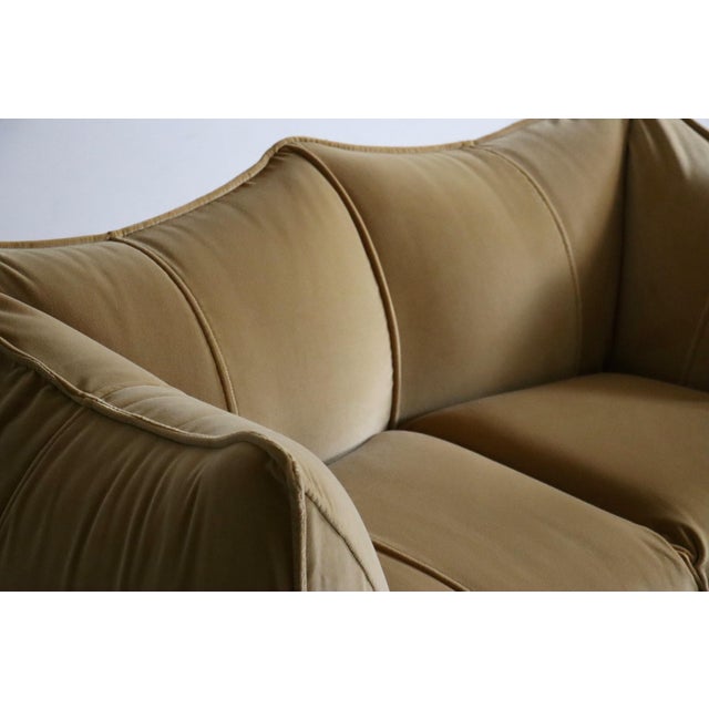 Beautiful le bambole sofa reupholstered in beautiful beige cotton velvet upholstery, designed by mario bellini for b&b...