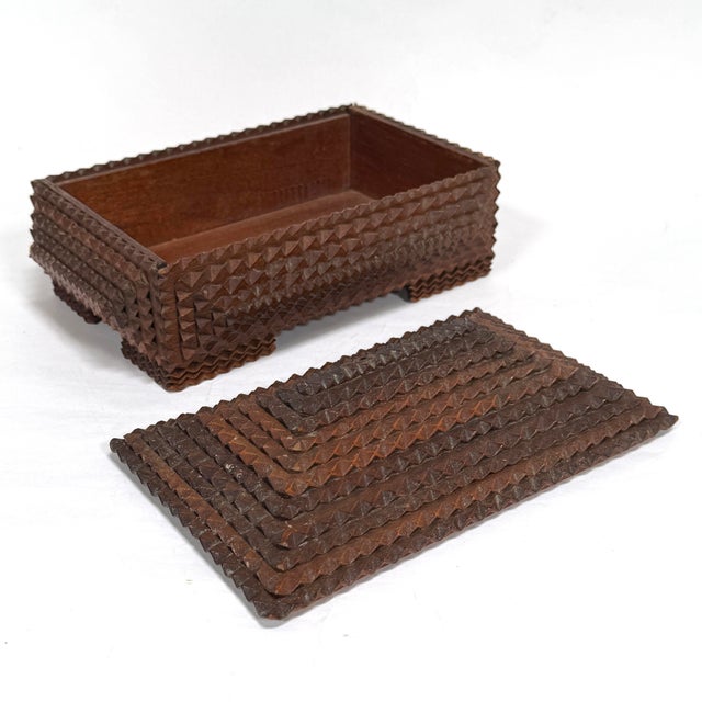 Antique Tramp Art Lidded and Footed Box For Sale In Chicago - Image 6 of 10
