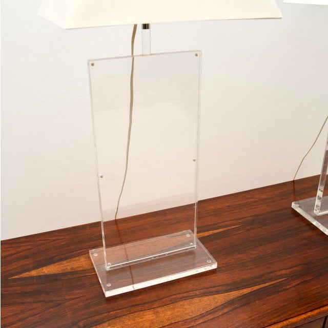 Plastic Vintage French Acrylic Table Lamps, 1970, Set of 2 For Sale - Image 7 of 11