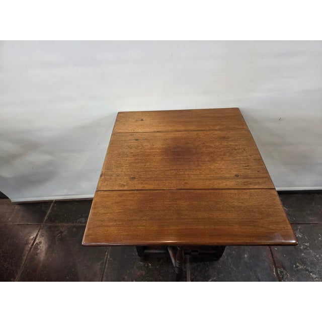 18th Century Drop Leaf Gate Leg Brown Mahogany Small Table William & Mary For Sale - Image 9 of 18
