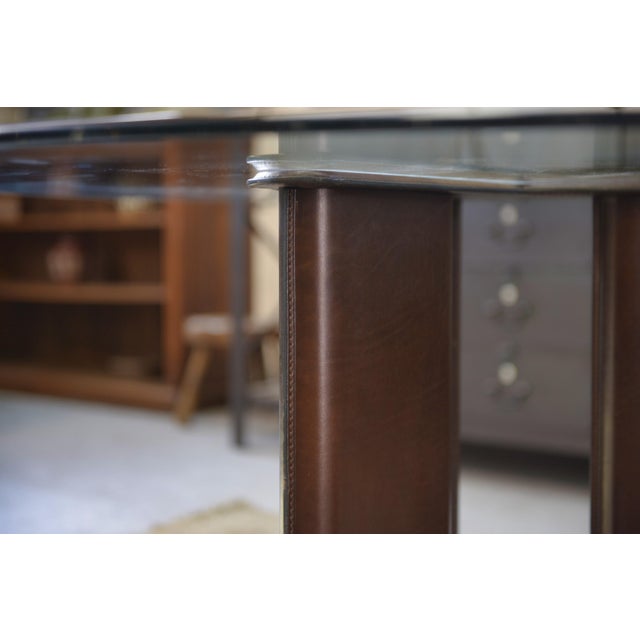 Circular Table with Base Covered in Brown Leather by Tito Agnoli for Matteo Grassi, 1970s For Sale - Image 6 of 11