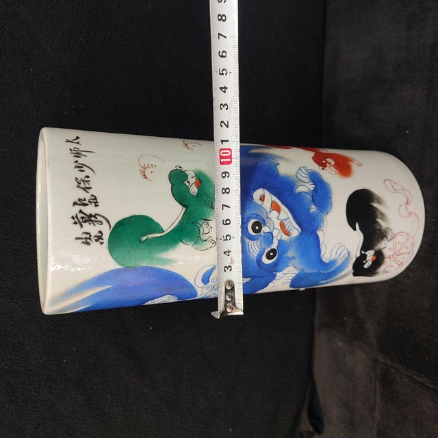 A Pair of Chinese Ceramic Pot,Famille Rose Porcelain Hat Pot Hand Painted Foo Dogs Pattern For Sale - Image 9 of 12
