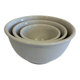 Vintage White Stoneware Nesting Mixing Bowls, Set of 3 For Sale
