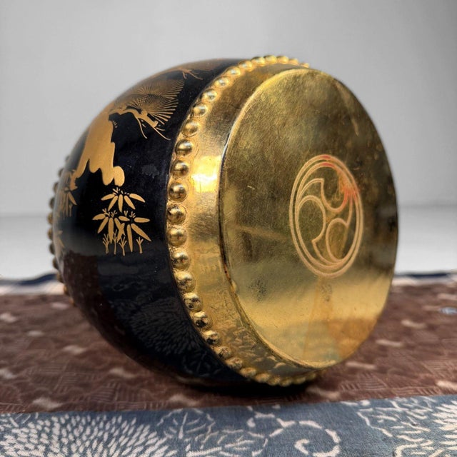 Mid-Century Modern Japanese Decorative Taiko Drum with Gold Crane Motif, 1960s For Sale - Image 3 of 10