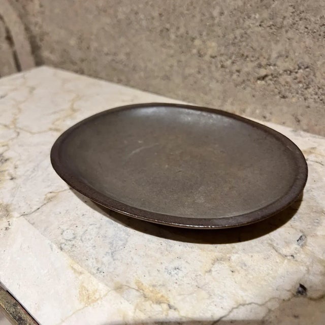 Mid-Century Modern Textured Stoneware Oval Tray Attributed to Gordon & Jane Martz in Earthy Bronze For Sale - Image 3 of 7