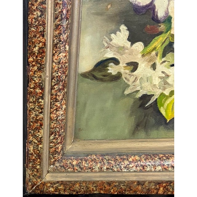 Early 20th Century American 1940's Oil Painting - Still Life Floral, Signed, Tortoise Shell Finish Painted Frame For Sale - Image 5 of 7