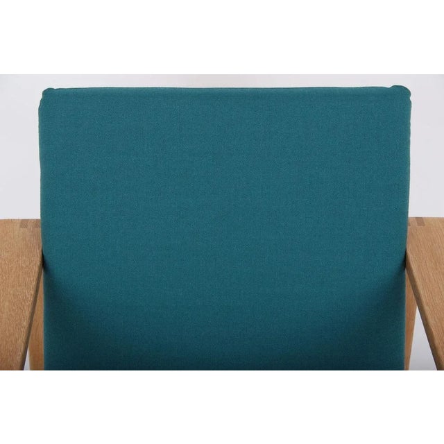 Model 2256 Lounge Chair in Light Oak and Fabric by Børge Mogensen for Fredericia For Sale - Image 9 of 11