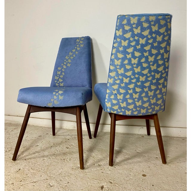 Adrian Pearsall 1960s Vintage Pearsall Chairs With Laser Cut Butterflies on Hide Walnut Frame - Set of 2 For Sale - Image 4 of 9