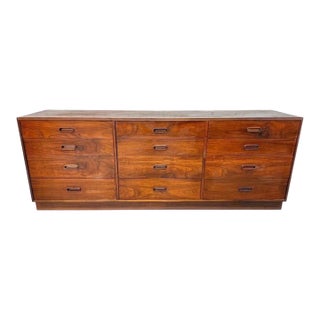 Mid-Century Modern Jack Cartwright Rosewood 12-Drawer Dresser For Sale
