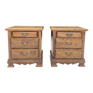 1980s Huffman Koos Mid Century American Traditional Three Drawer Pair of Nightstands For Sale