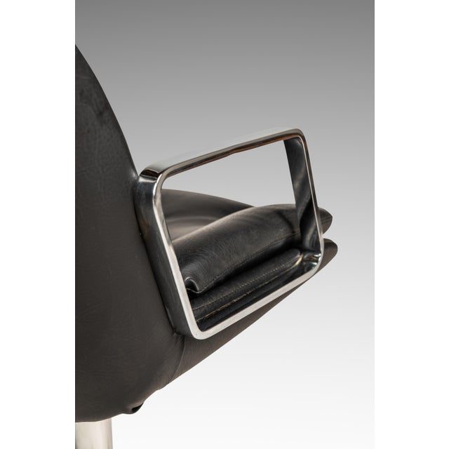 Mid-Century Modern High-Stance Office Chair in Chrome and Vinyl After Charles Pollock, Usa, C. 1960's For Sale In Orlando - Image 6 of 18