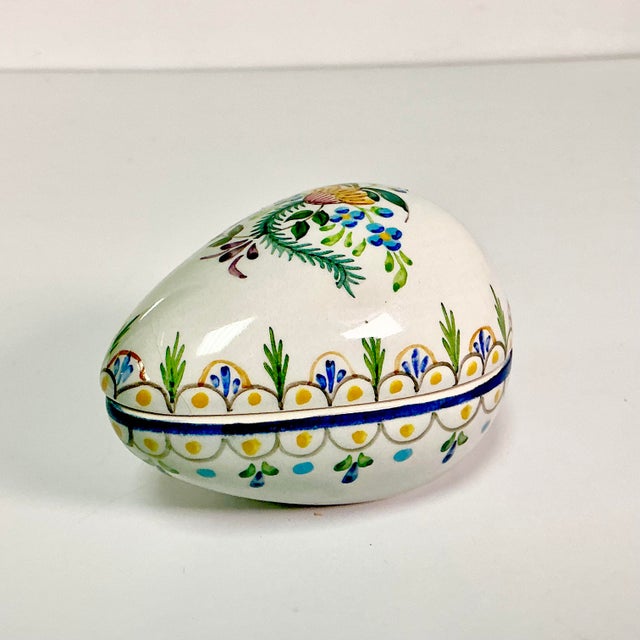 Art Nouveau 1950s Vintage Mediterranean Portuguese Art Nouveau Porcelain Egg Trinket Box - Easter For Sale - Image 3 of 16