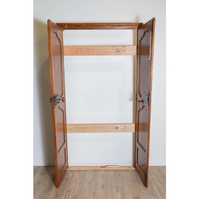 French Pair of 18th Century French Alder Communication Doors From Avignon For Sale - Image 3 of 5