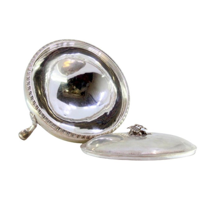 Silver Silver Bonbonniere with Embossed Friezes, 3-Flower Knob Lid and Feet with Palms For Sale - Image 8 of 8