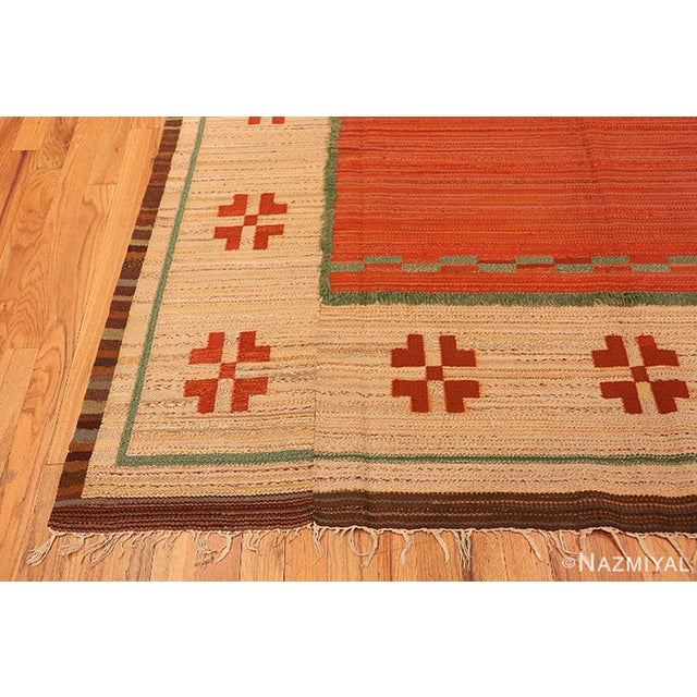 Mid 20th Century Nazmiyal Collection Minimalist Vintage Scandinavian Swedish Kilim Rug For Sale - Image 5 of 9