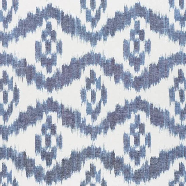 A true warp print made of cotton and linen, Madaket Ikat has beautiful tonal variations and an artisanal feel. It's a...