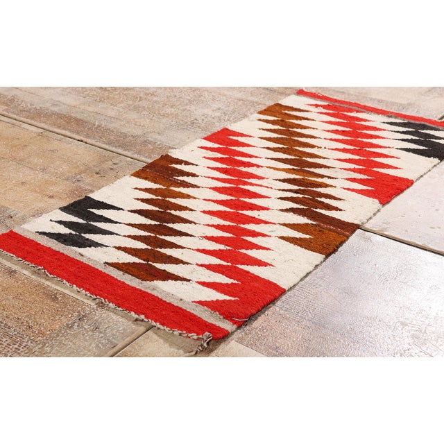 Ivory Antique Eye Dazzler Southwest Rug, 01'06 X 03'02 For Sale - Image 8 of 10