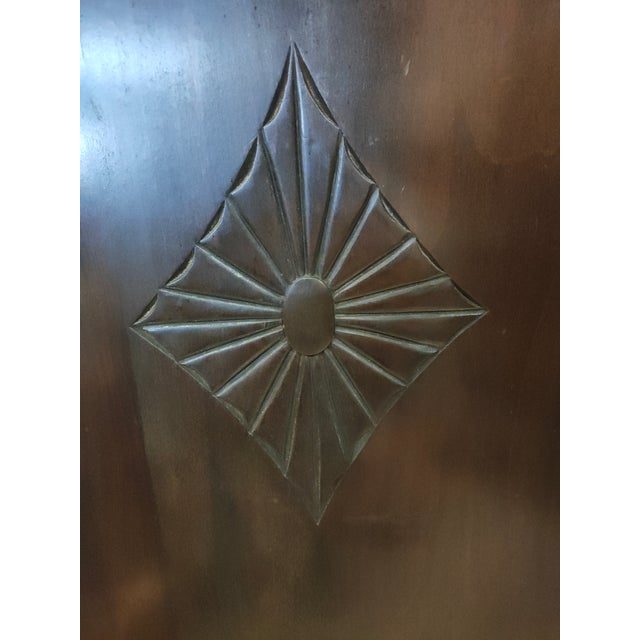 Wood Mid 20th Century Federal Style Mahogany Corner Cabinet With Swan-Neck Gallery Back For Sale - Image 7 of 8