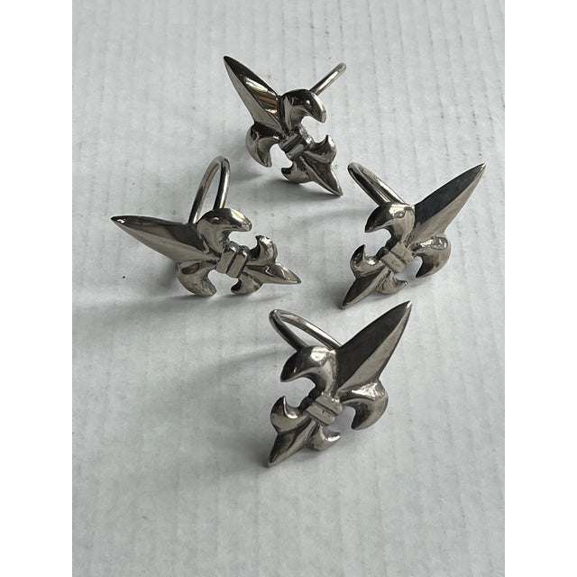 French Provincial Fleur De Lis Napkin Rings For Sale - Image 3 of 5
