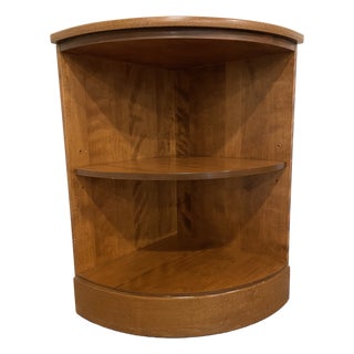 Vintage Ethan Allen Heirloom Nutmeg Maple Corner Shelf/Bookcase For Sale