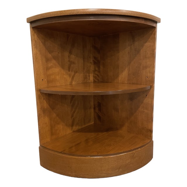 Vintage Ethan Allen Heirloom Nutmeg Maple Corner Shelf/Bookcase For Sale