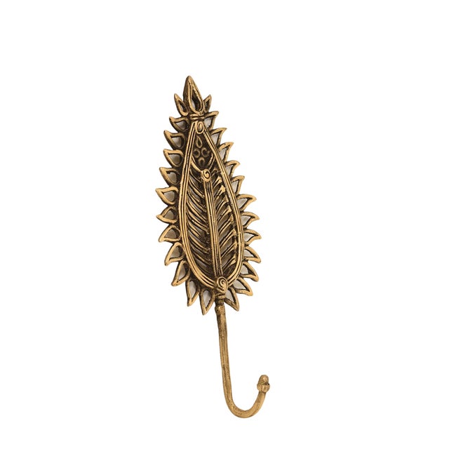 Bring a touch of nature’s organic elegance into your home with our Brass Leaf Wall Hook. This exquisite piece of leaf...