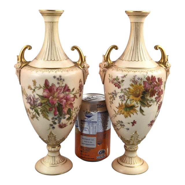 Blush Ivory Porcelain Vases with Floral Decoration from Royal Worcester, 1890s, Set of 2 For Sale - Image 12 of 13
