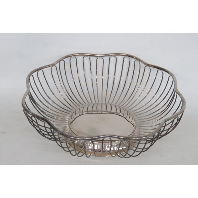 Silver Plated Metal Fruit or Bread Wire Basket Bowl With Scalloped Edges 5009b For Sale - Image 4 of 10