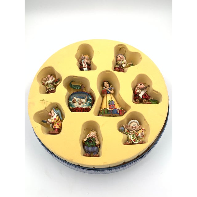 American Jim Shore and Snow White and the Dwarfs Ornament Set Rare For Sale - Image 3 of 13