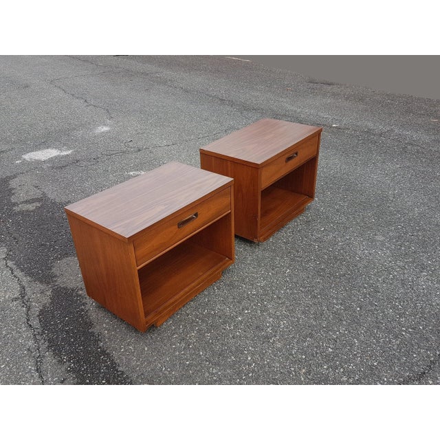 Mid-Century Modern Mid 20th Century Vintage Nightstands - Pair For Sale - Image 3 of 8