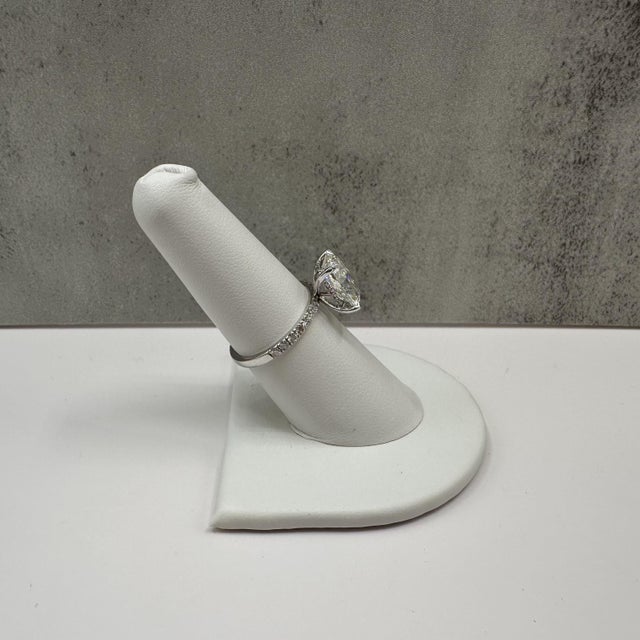 3.44ct Elongated Cushion Lab Grown Diamond Ring Igi G Vvs2 14k White Gold, Size 7 For Sale - Image 4 of 7