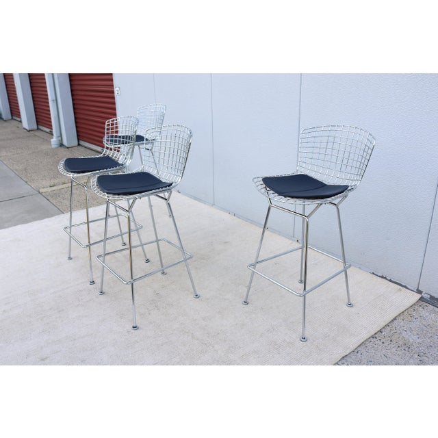 Knoll Mid-Century Modern Harry Bertoia for Knoll Bertoia Bar Height Stools - Set of 4 For Sale - Image 4 of 18