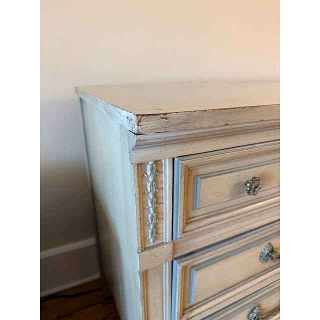 1950s Dixie Furniture French Country Vintage Dresser For Sale - Image 5 of 9