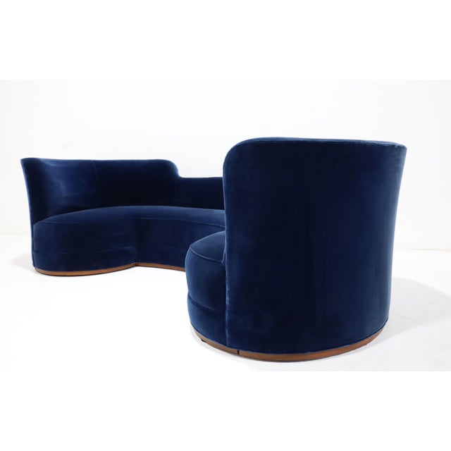 1950s Edward Wormley for Dunbar Oasis Sofa in Navy Blue Velvet For Sale - Image 5 of 8