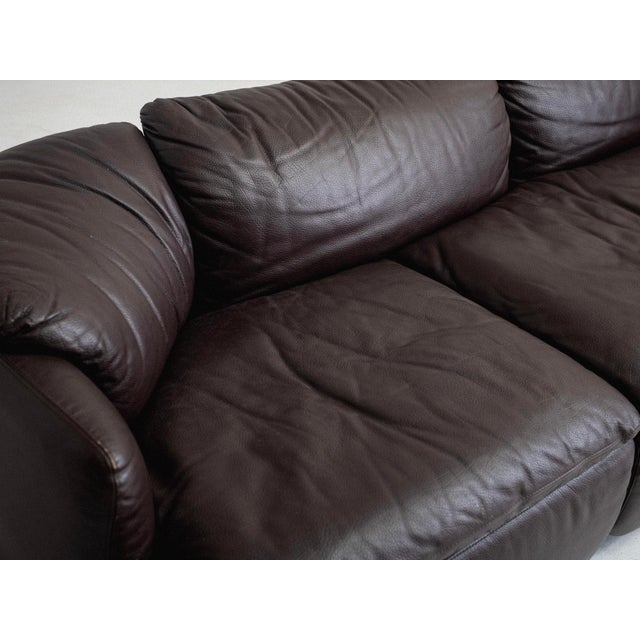 Brown Leather "Confidential" Sofa by Alberto Rosselli for Saporiti For Sale - Image 8 of 17