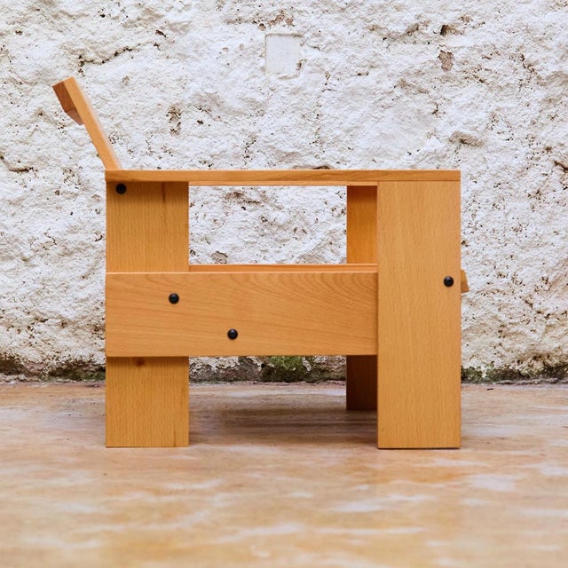 2000 - 2009 Child Wood Armchair Crate attributed to Rietveld attributed to Rietveld, 2005 For Sale - Image 5 of 18