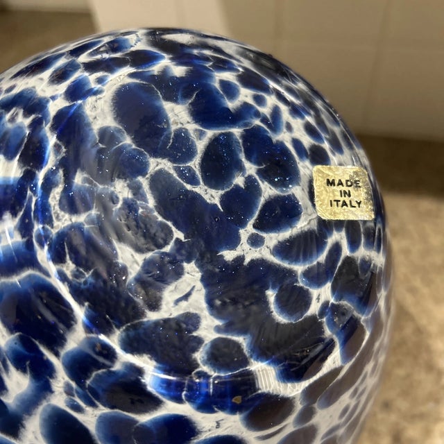 1990s Maestri Vetrai Hand Blown Art Glass Blue White With Silver Sparkles Vase For Sale In Dallas - Image 6 of 6